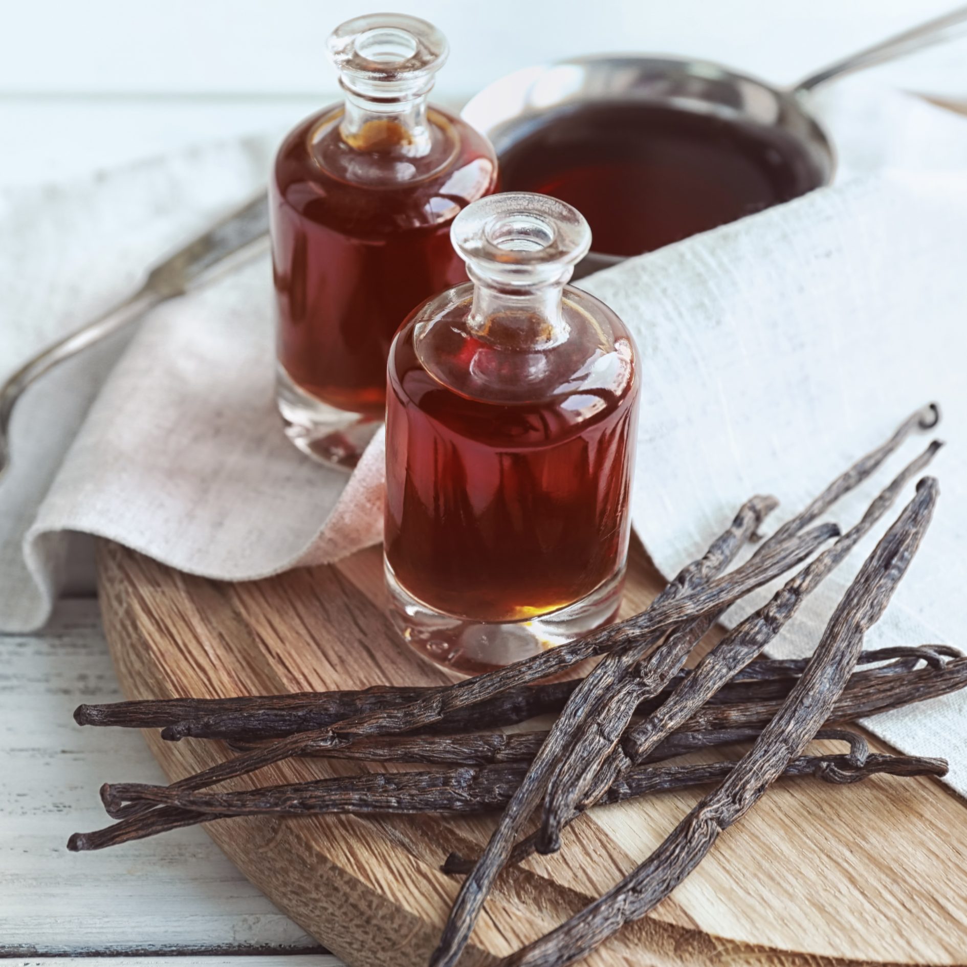 Make Your Own Vanilla Extract Workshop | Hempfield Apothetique | Lancaster, PA